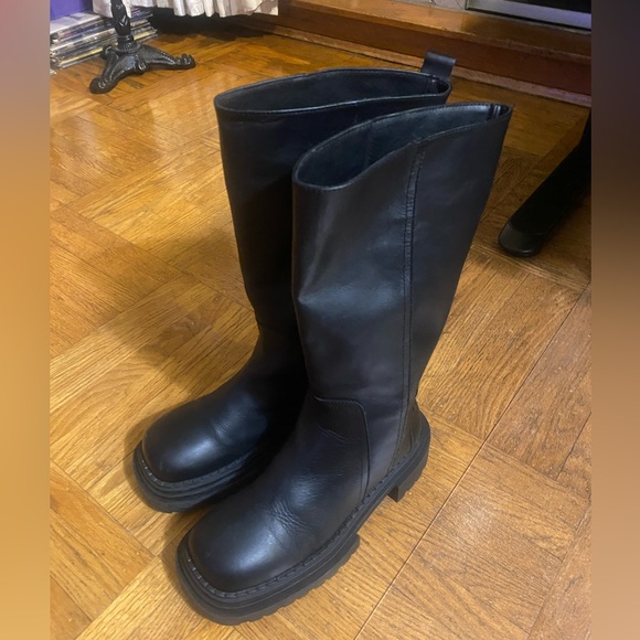 Pacika Leather Boots - Picture 4 of 6